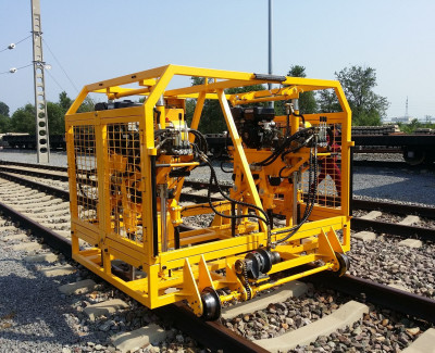 Шпалоподбивочный блок ШПБ-4 с радиоуправлением