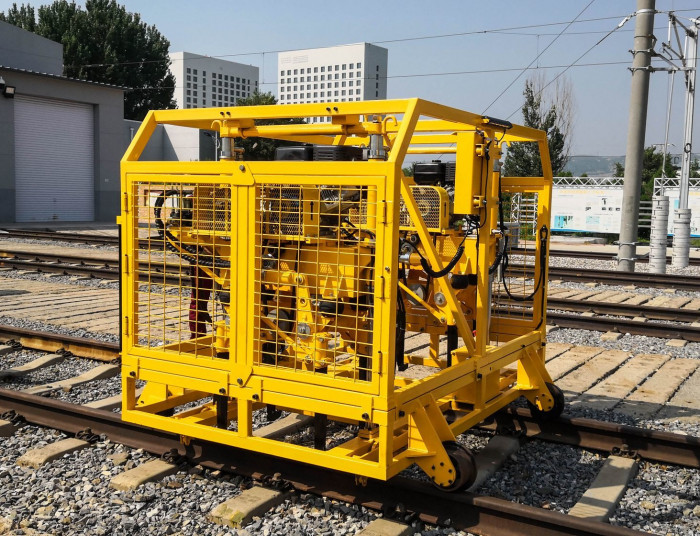 Шпалоподбивочный блок ШПБ-4 с радиоуправлением