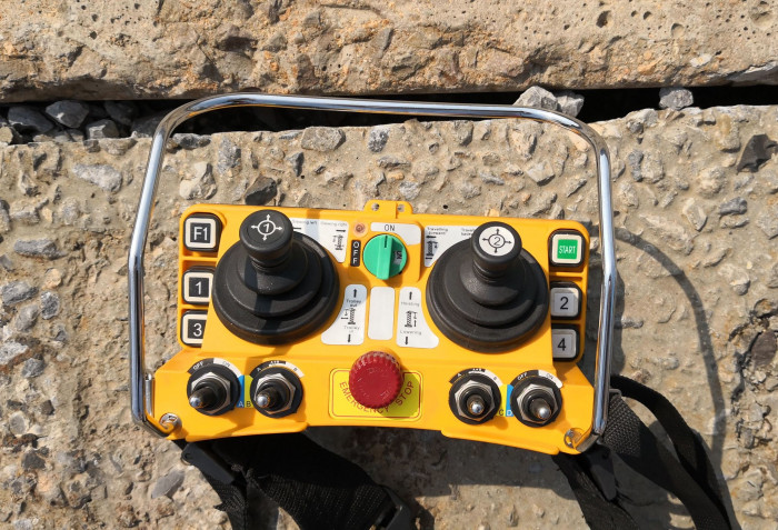 Шпалоподбивочный блок ШПБ-4 с радиоуправлением