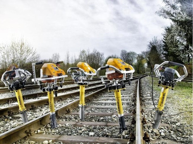 Вертикальная виброшпалоподбойка Robel 62.05