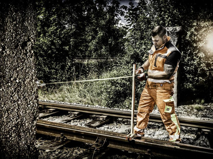 Прибор для измерения положения пути относительно опорных точек Robel 83.15