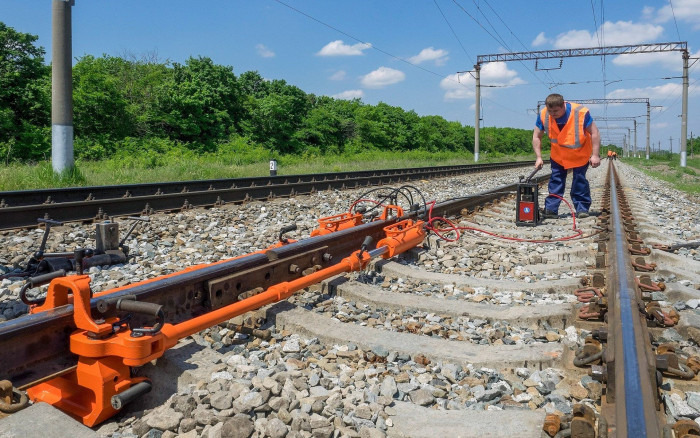 Натяжитель рельсовый Р700
