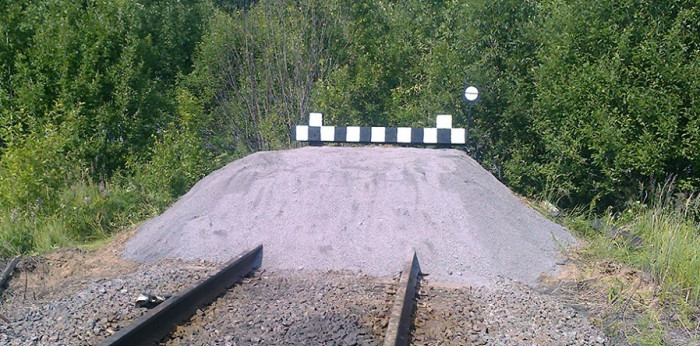 Железнодорожный тупиковый путевой рельсовый упор