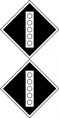 ЖД знак «Поднять токоприемник на электропоезде»