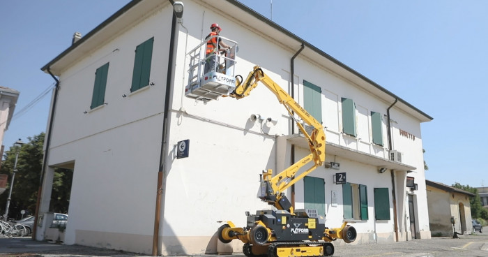 Самоходный подъемник на гусеничном и железнодорожном ходу Platform Basket RR9/200 (Италия)