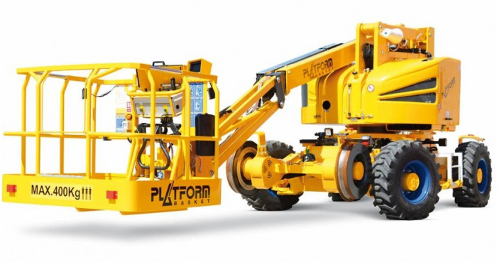 Самоходный подъемник на комбинированном ходу Platform Basket RR14/400 (Италия)