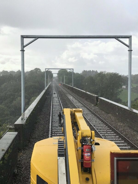 Самоходный подъемник на комбинированном ходу Platform Basket RR14/400 (Италия)