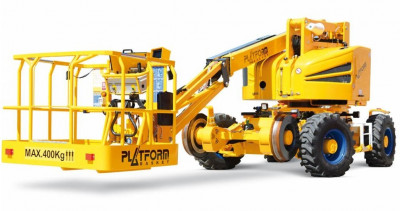 Самоходный подъемник на комбинированном ходу Platform Basket RR14/400 (Италия)