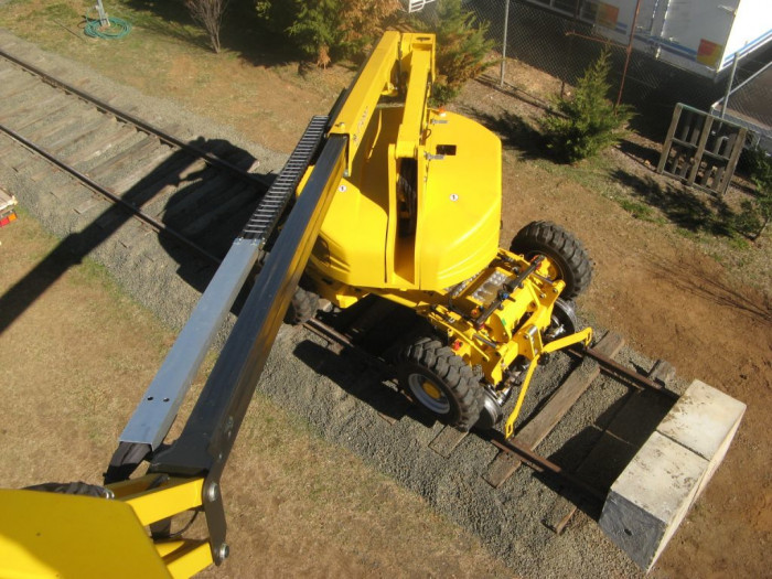 Самоходный подъемник на комбинированном ходу Platform Basket RR14/400 (Италия)