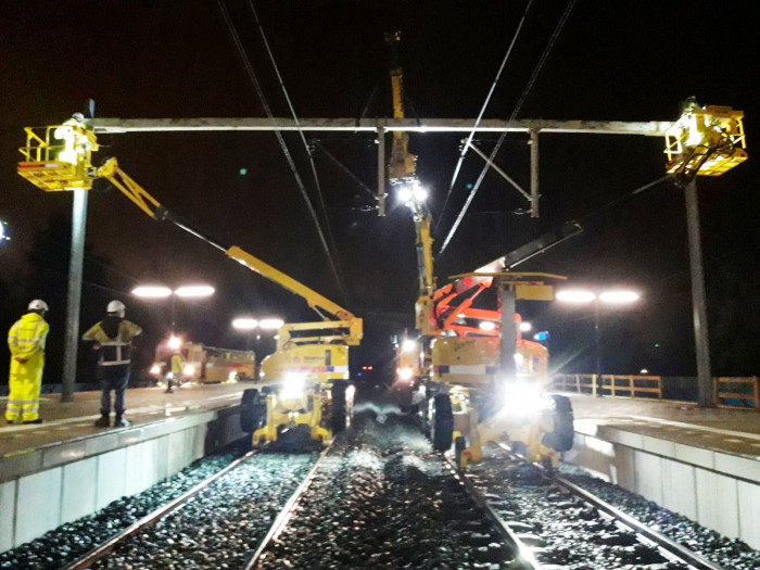 Самоходный подъемник на комбинированном ходу Platform Basket RR14/400 (Италия)