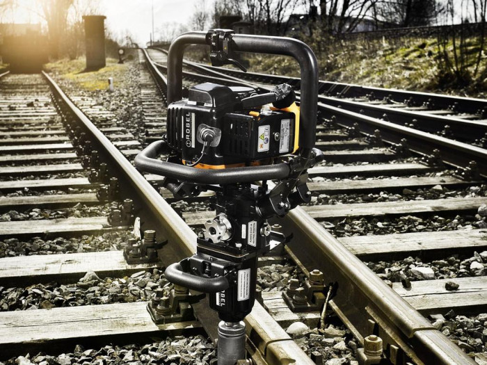 Переносной ударный шурупогайковерт Robel 30.10