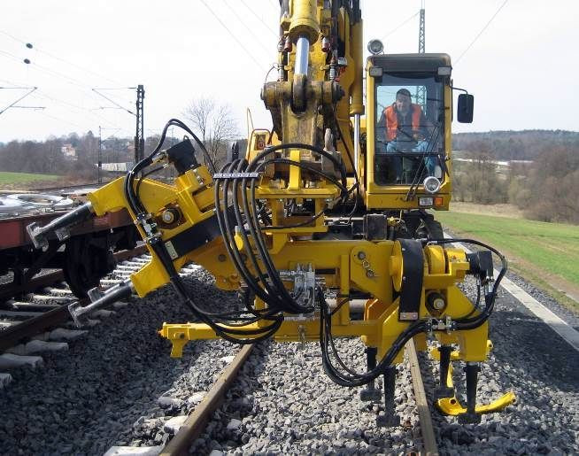 Шпалоподбивочный блок AST 8