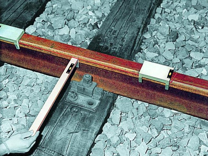 Прибор для замера стрелы прогиба Robel 82.05